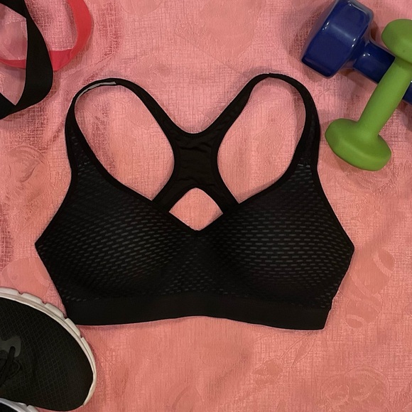 H&M Other - H&M Black Racer-Back Sports Bra Size Small